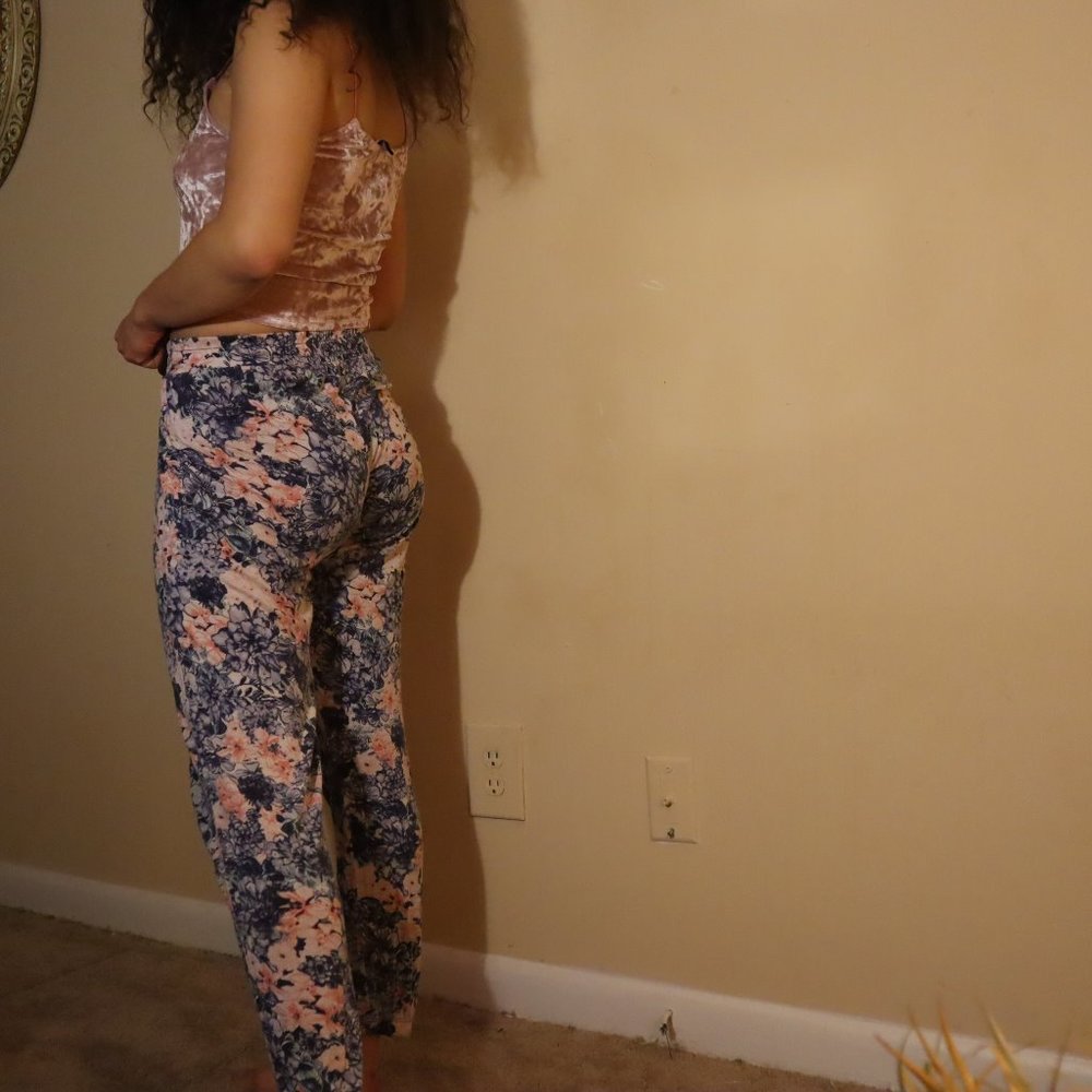 floral pants - Picture 3 of 4